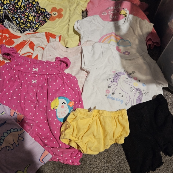 Assorted Bundle Size 6-9 - Picture 15 of 15